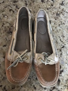 sperry school shoes