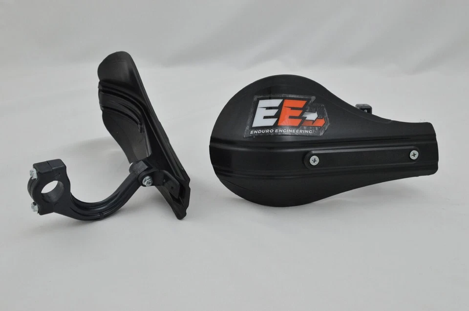 Deflector de gallinero compuesto para moto Enduro Engineering con kit de montaje Foto 2 de 2