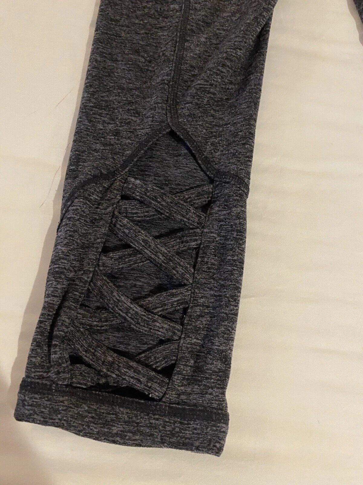 yogalicious cropped criss cross ballet style capri heather leggings