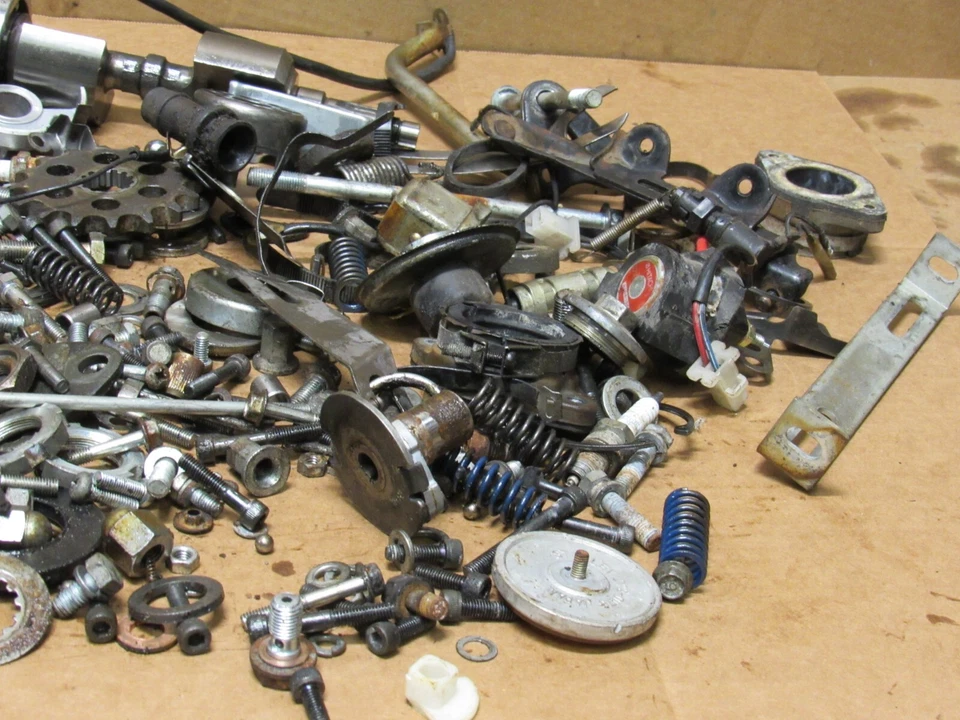 Yamaha XS500 1978 DOHC micrófonos tornillos pernos tuercas marco del motor Foto 3 de 4