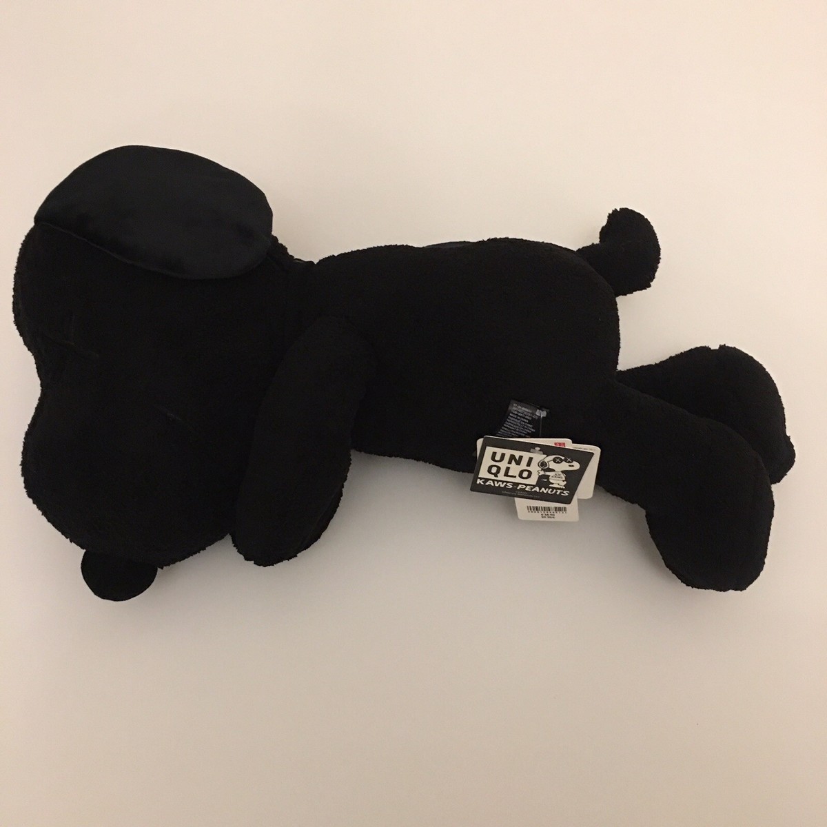 新品UNIQLO☓KAWS PEANUTS スヌーピー ぬいぐるみ 黒 SとM Uniqlo KAWS