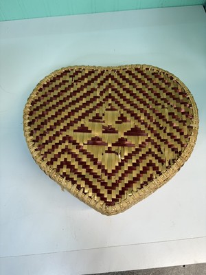 Tight Woven Heart Basket with Lid Handwoven Heart-Shaped Basket with Lid