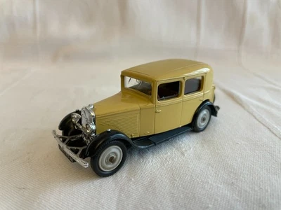 Peugeot 201 berline Eligor avec roues Norev ancien - 1/43 Eligor - Photo 1/4