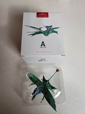2022 Hallmark Keepsake Ornament Neytiri and Seze Avatar Artist Crafted