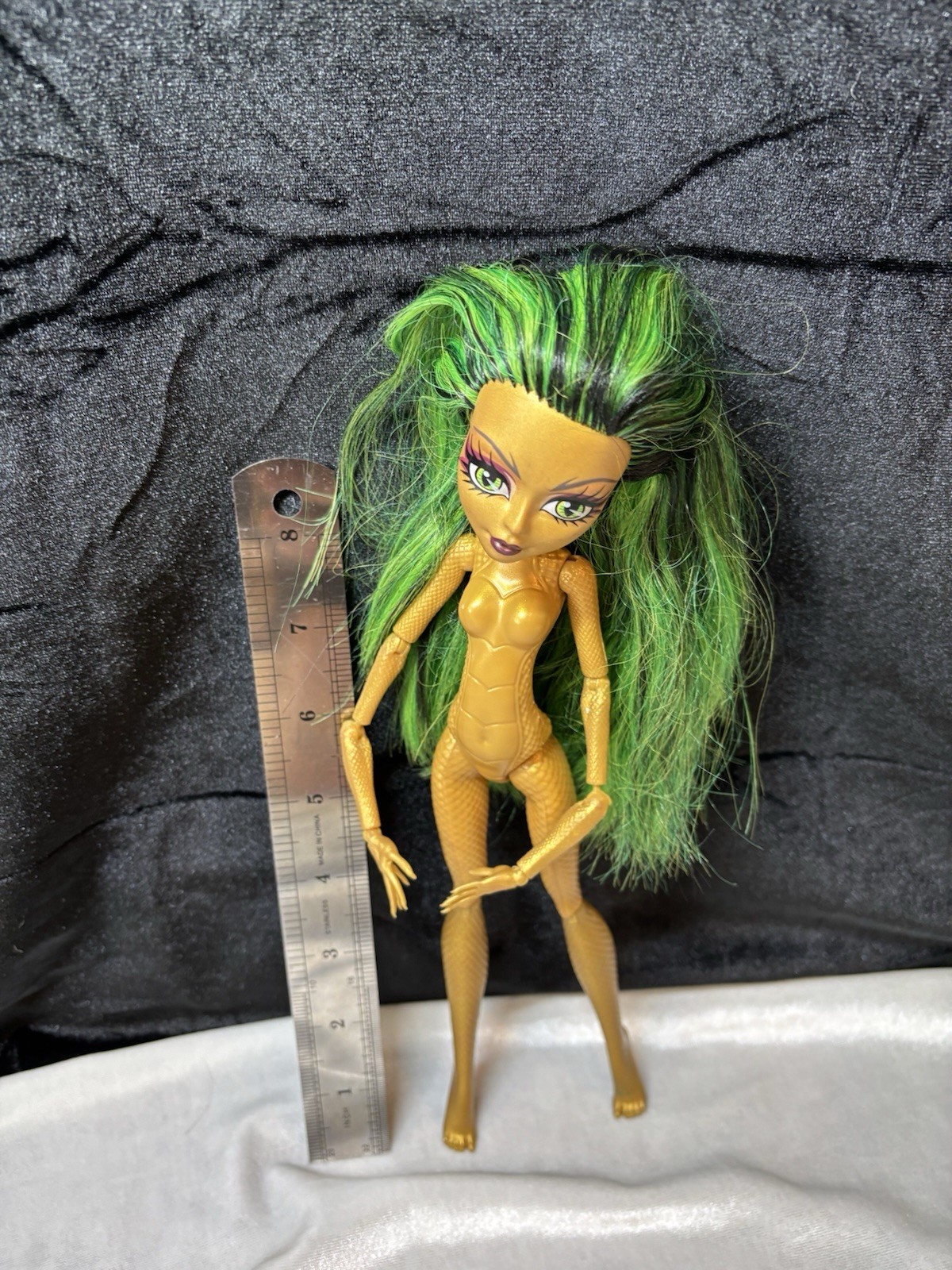 Monster High Jinafire Long Fashion Doll 2012 Mattel