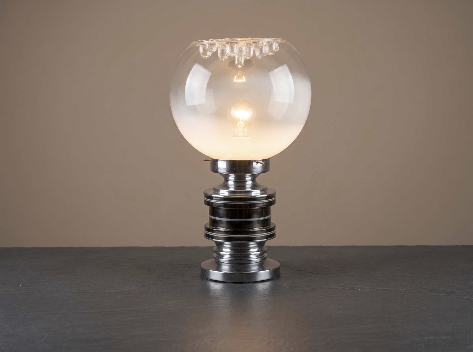 Lampada da tavolo vintage Space Age anni 70 Toni Zuccheri Gaetano Sciolari Mazzega Nason