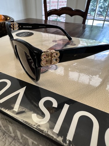 Neu mit Etikett Balenciaga Sonnenbrille BB01328 - 001 SCHWARZ - GOLD - GRAU 400 $ - Bild 5 von 6