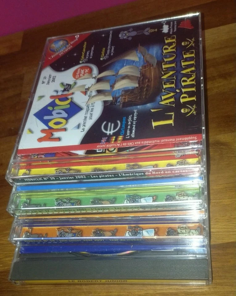 4 Vintage French Francais Mobiclic No 34/37/39 + Le Robert Junior PC/Mac CD-Roms - Image 2 of 4