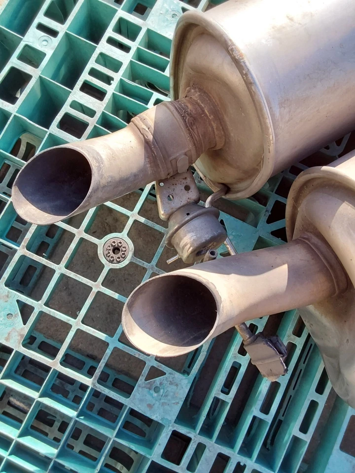 Silenciador duplo escape traseiro BMW 7 Series 2002-2005 7550798 7550799 - Imagem 2 de 4