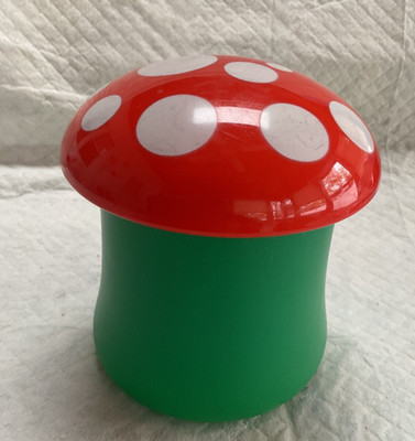 HUTZLER WHIMSY MUSHROOM TRICOLOR SHAPED SAVER KEEPER STORAGE  CONTAINER NWOT
