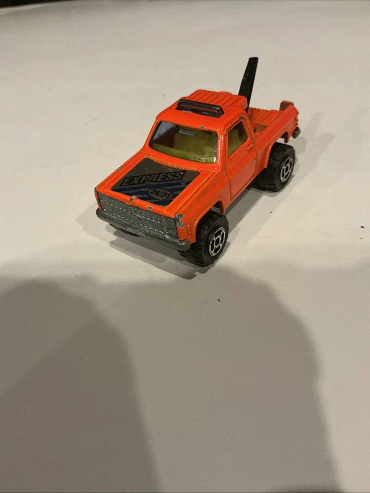 Camión de remolque Majorette #228/291 naranja Chevy Depanneuse 1/62 diecast 4x4 Express Foto 2 de 3