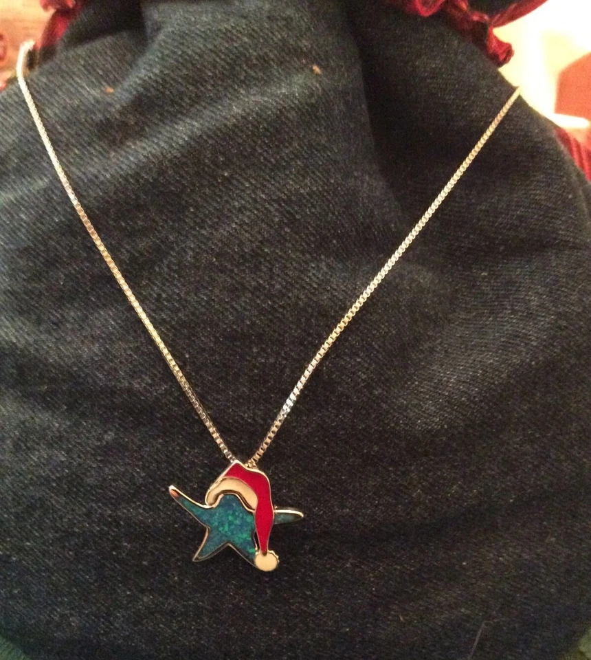 Collar Estrella de Mar con Sombrero de Santa Chapado en Oro Blanco Ópalo Azul Navidad NUEVO Foto 2 de 4