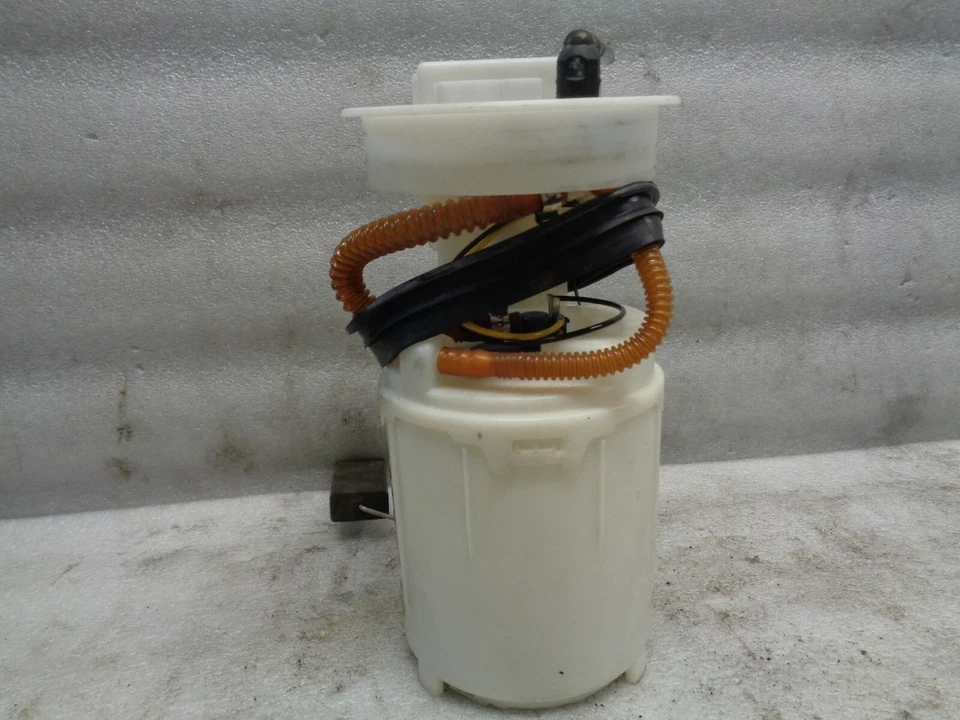 MONTAJE BOMBA COMBUSTIBLE GAS VOLKSWAGEN BEETLE 1998-2001 228233001003 OEM DK909138 Foto 4 de 4