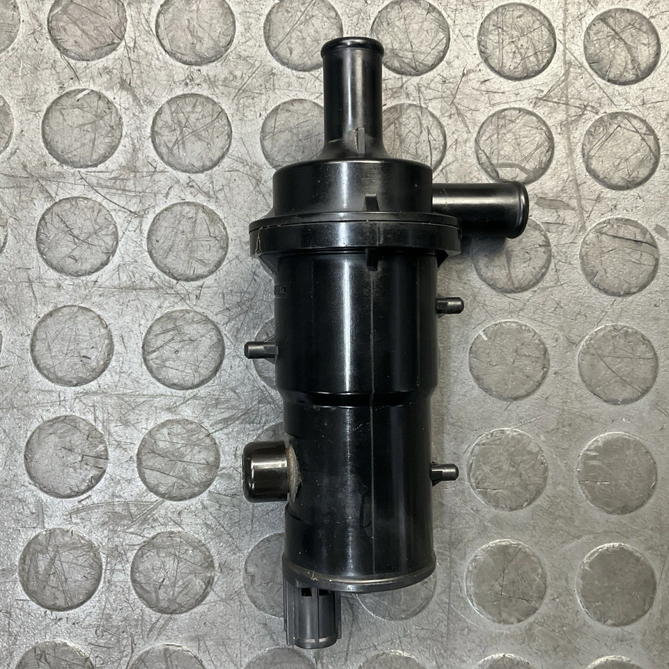 Вспомогательный электрический водяной насос 2004-2009 Toyota Prius от оригинального производителя - Изображение 2 из 4