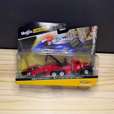 Maisto Design Elite Transport 1953 Mack B-61 Tow Truck / 1971 Chevrolet Vega