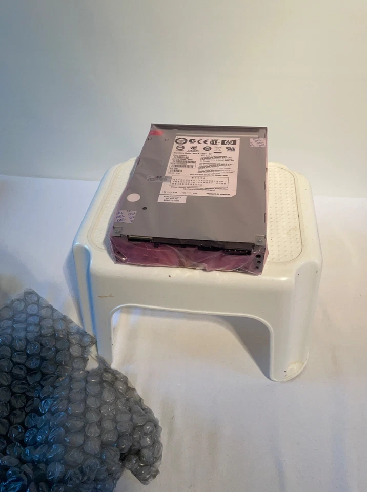 HP STORAGEWORKS ULTRIUM LTO-2 448c SAS 200GB TAPE BACKUP DRIVE - Image 3 of 4