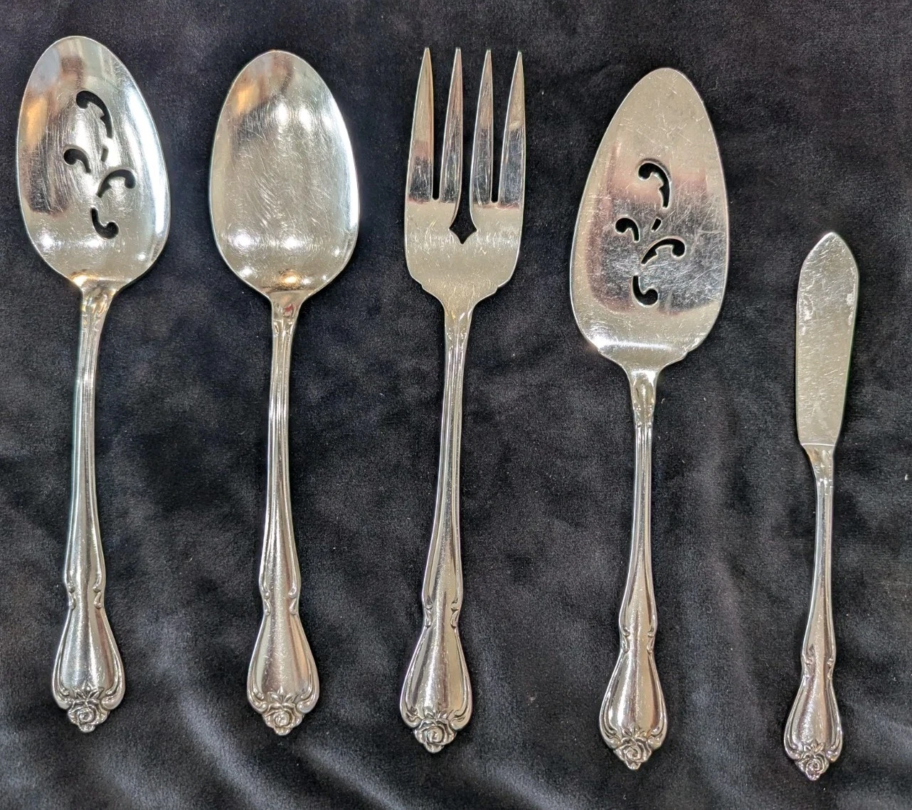 Oneida Ltd 1881 Rogers Stainless Arbor Rose/True Rose 5 Piece Serving Set
Opens in a new window or t