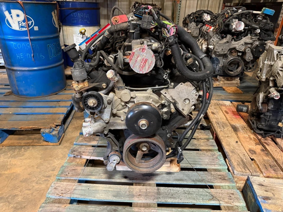 2000-2004 CHEVY TAHOE YUKON SUBURBAN 5.3L VIN T 8TH DIGIT ENGINE MOTOR - Image 3 of 4