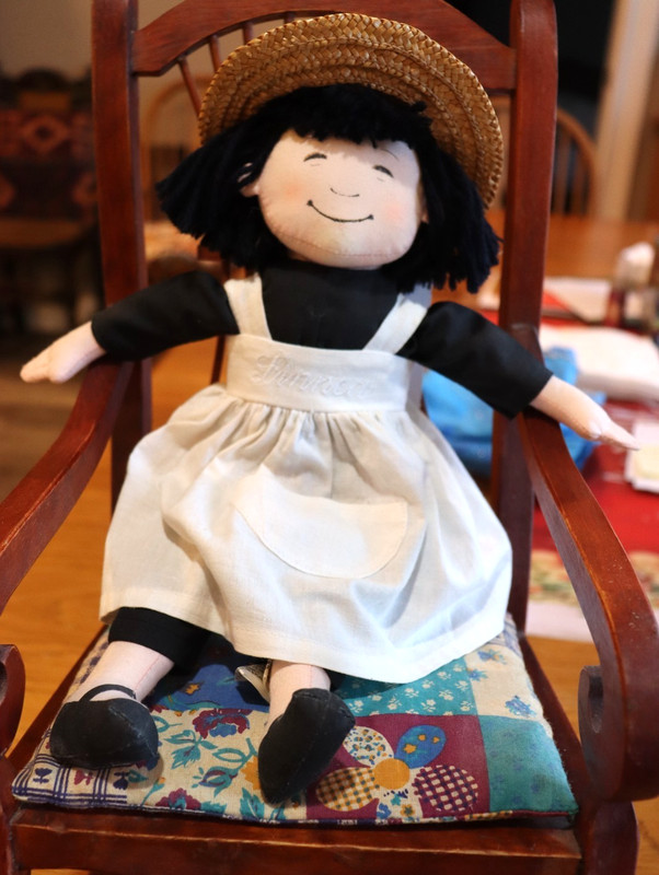 1990 Linnea In Monets Garden Cloth Doll w/ Apron Straw Hat (Chair not Included)