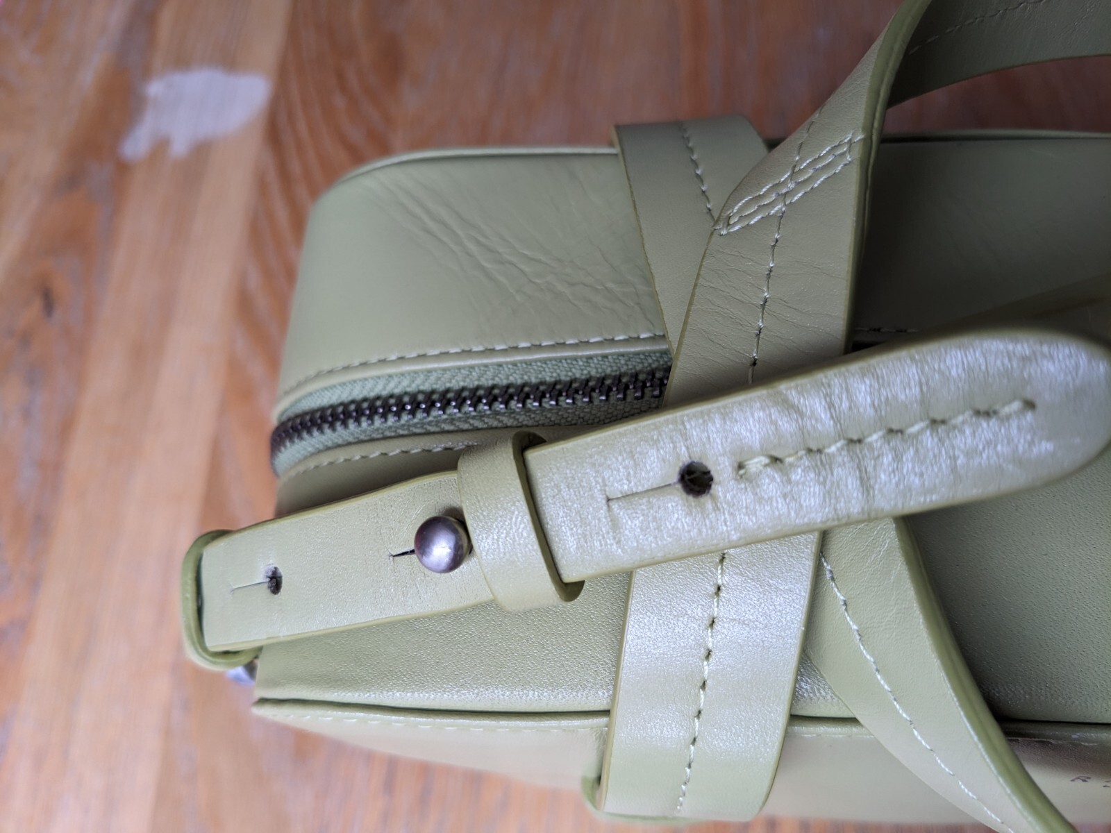 Beautiful Rectangular shaped tote leather shoulde… - image 6