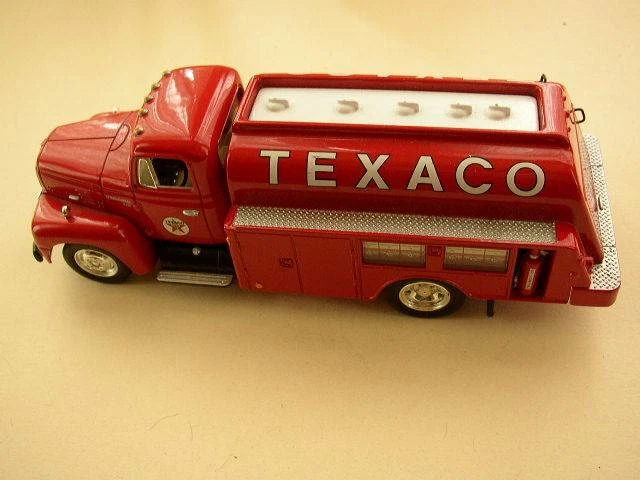 1957 International Texaco Ltd. Edition 1 of 720 Classic Die Cast Truck 8inx3in