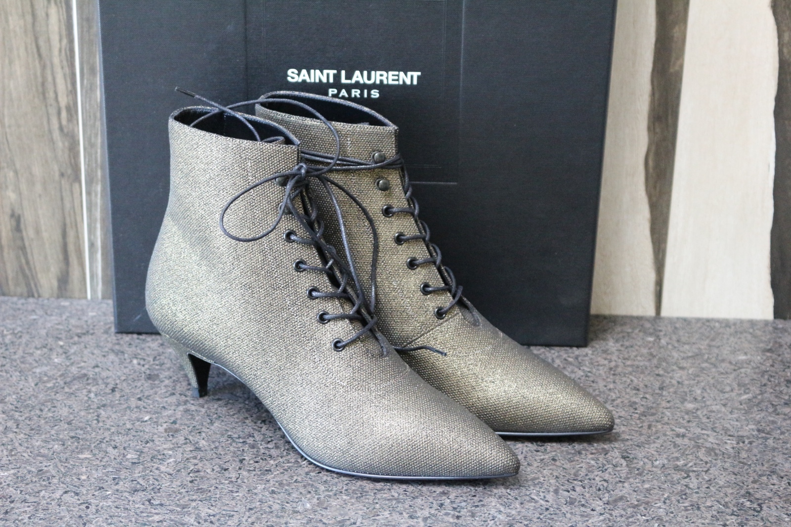 YSL Saint Laurent Paris GATTO VITTORIANO 50 ORO GATTINO CON LACCI 36