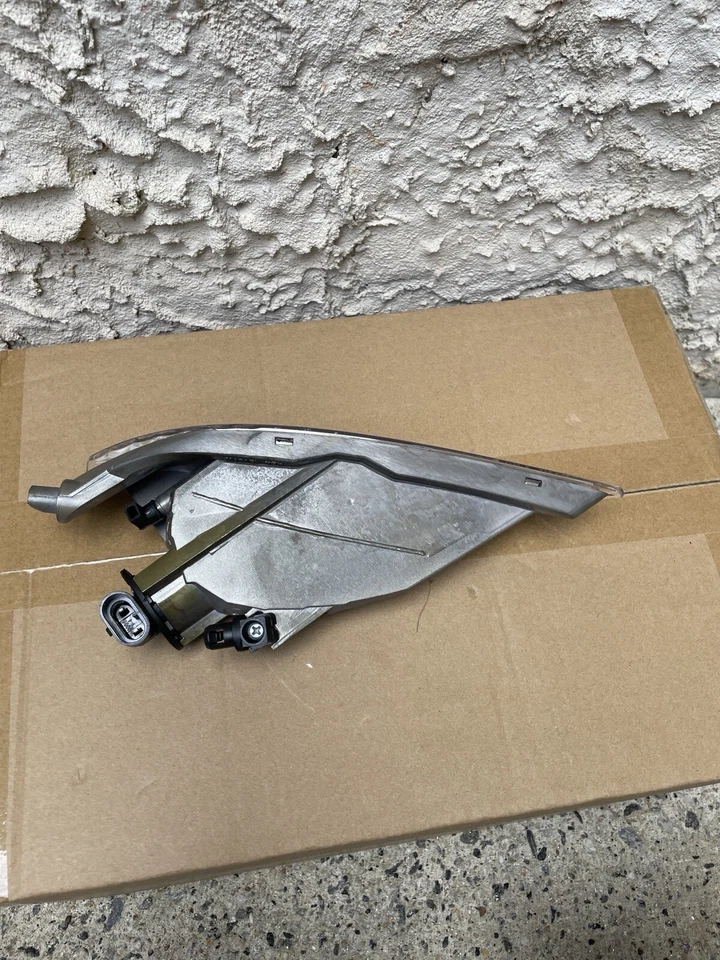 Luz antiniebla derecha derecha Toyota Sienna 2006-2010 - regular TYC 19-5874-00. A598 Foto 3 de 4