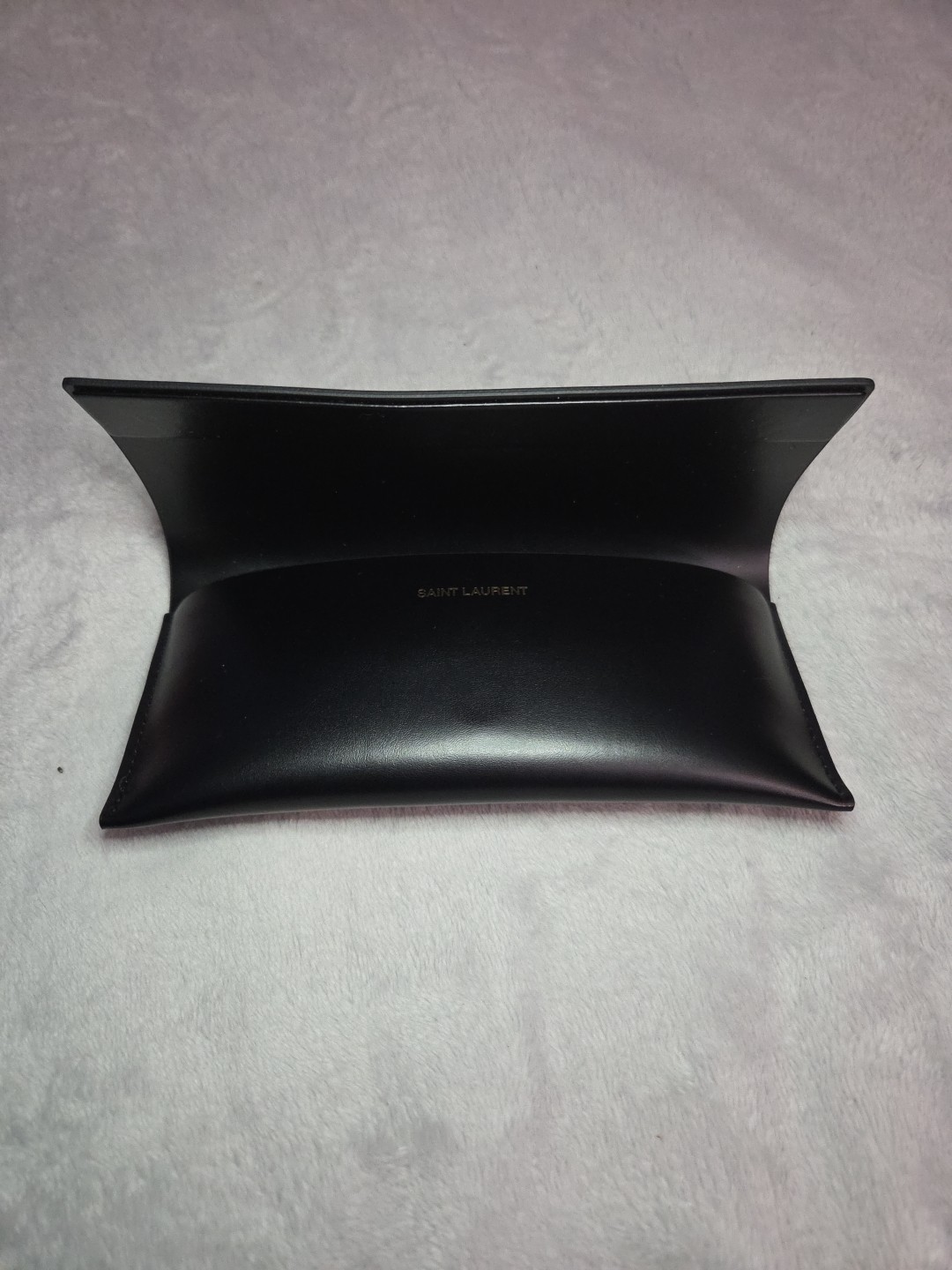 Custodia in pelle per occhiali da sole Saint Laurent