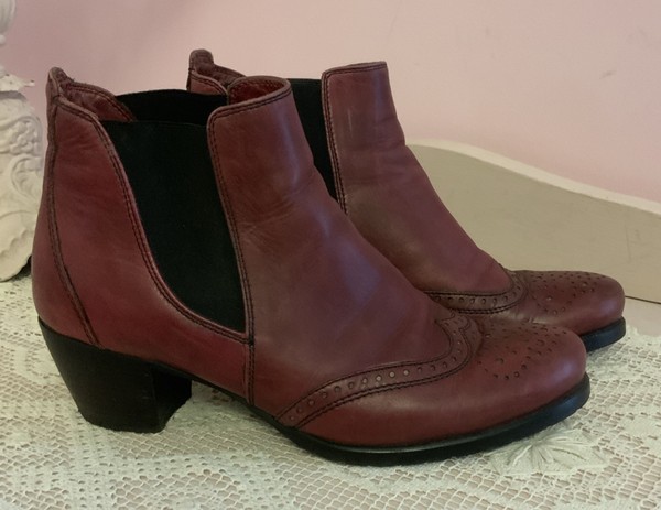Chelsea Style Leather Anckle Boots With Brogue Detail,Size 36/5.5 To 6