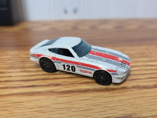 HOT WHEELS - DATSUN 240Z - WHITE #120 - DIECAST MODEL 289 Poor Condition