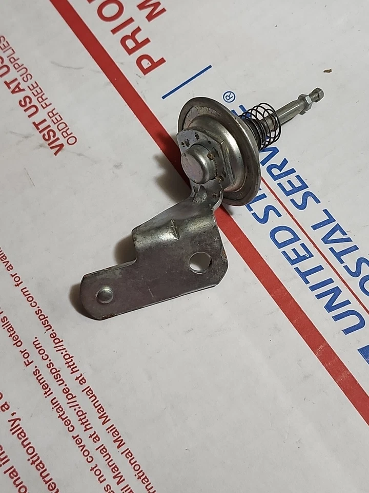 Nuevo de Lote Antiguo 1961-1963 Buick Special Skylark con 4 Barriles Carburador. DASH POT 1357021 GM 1349525 Foto 3 de 4