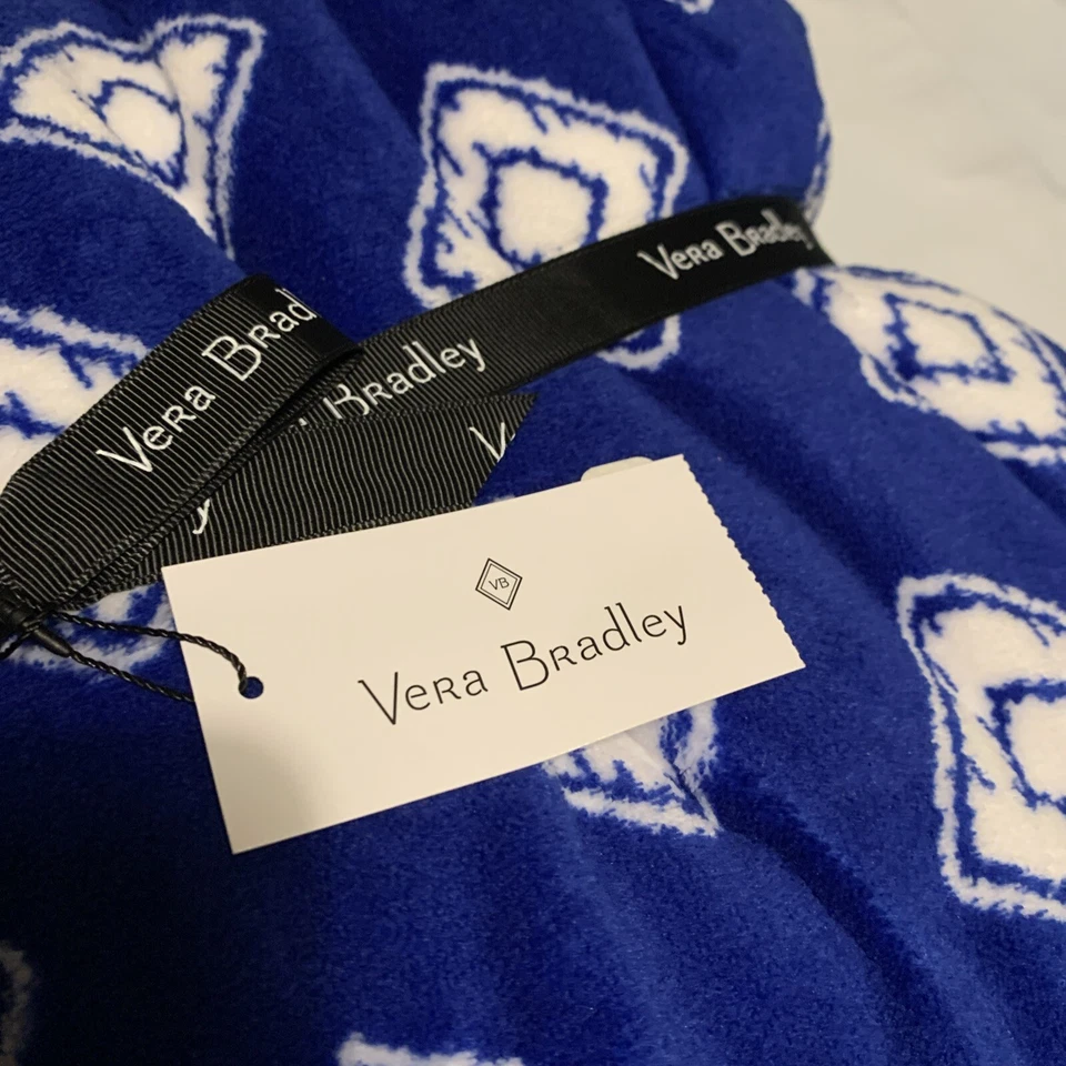 NWT$85 Vera Bradley XL Oversized Throw Blanket Royal/White Geo 94x66 - Image 3 of 4