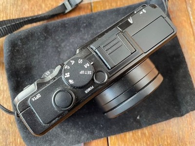 デジタルカメラ SIGMA DIGITAL CAMERA DP1x SIGMA DP1x Compact Digital Camera Tested Working w/ Leather Case