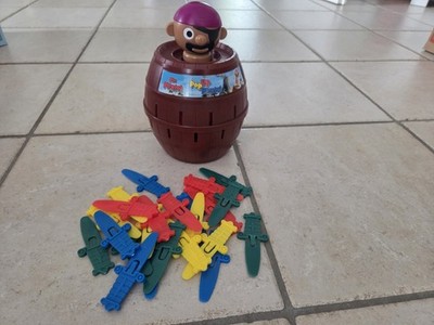Tomy Pic Pirate - Geschicklichkeitsspiel für Kinder, 4+ Jahre