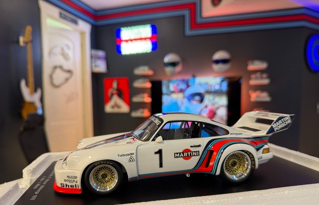 スパーク ポルシェ935/19 #70 マルティニ 1/18 Porsche 935 Martini Racing 1976 Vallelunga Winner Spark New