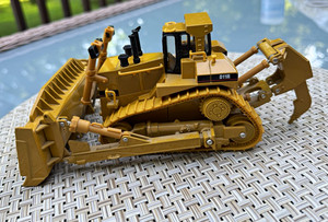 Norscot Caterpillar D11R Yellow/Black Diecast Dozer Model Vehicle