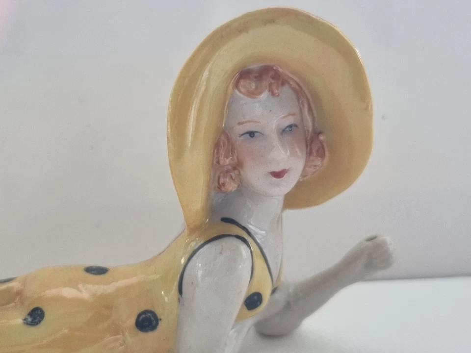 ART DECO 1920s STYLE PORCELAIN "BATHING BELLE" LADY FIGURINE / PIN CUSHION DOLL - Image 2 of 4