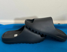 Adidas Yeezy slides "Onyx"