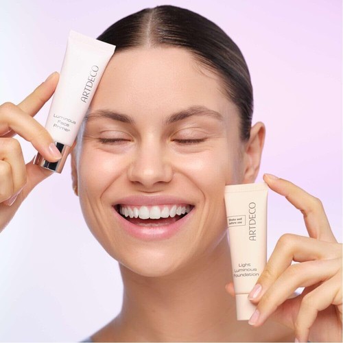 - Light Luminous Foundation 31 Golden Tan - Picture 5 of 9