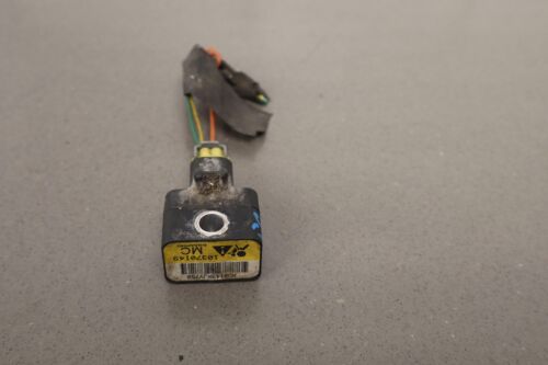 05-07 GM Yukon Tahoe Sierra Chevy Silverado Front Bumper Sensor 10370149 - Picture 3 of 11