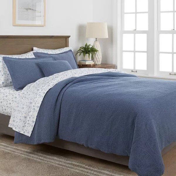 8 piece King Matelasse Medallion Comforter & Sheet Bundle Set, Blue