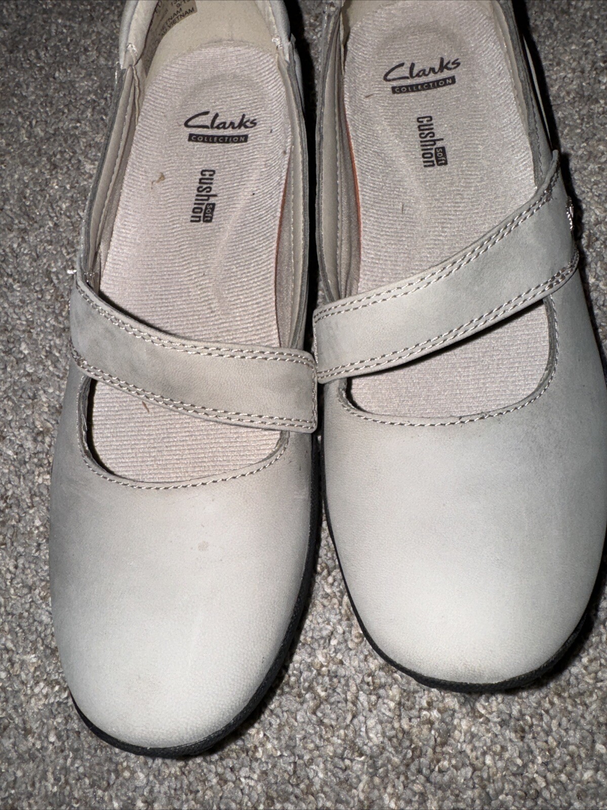 Clarks Women 7.0 M Gray Tan Taupe Suede Collectio… - image 3