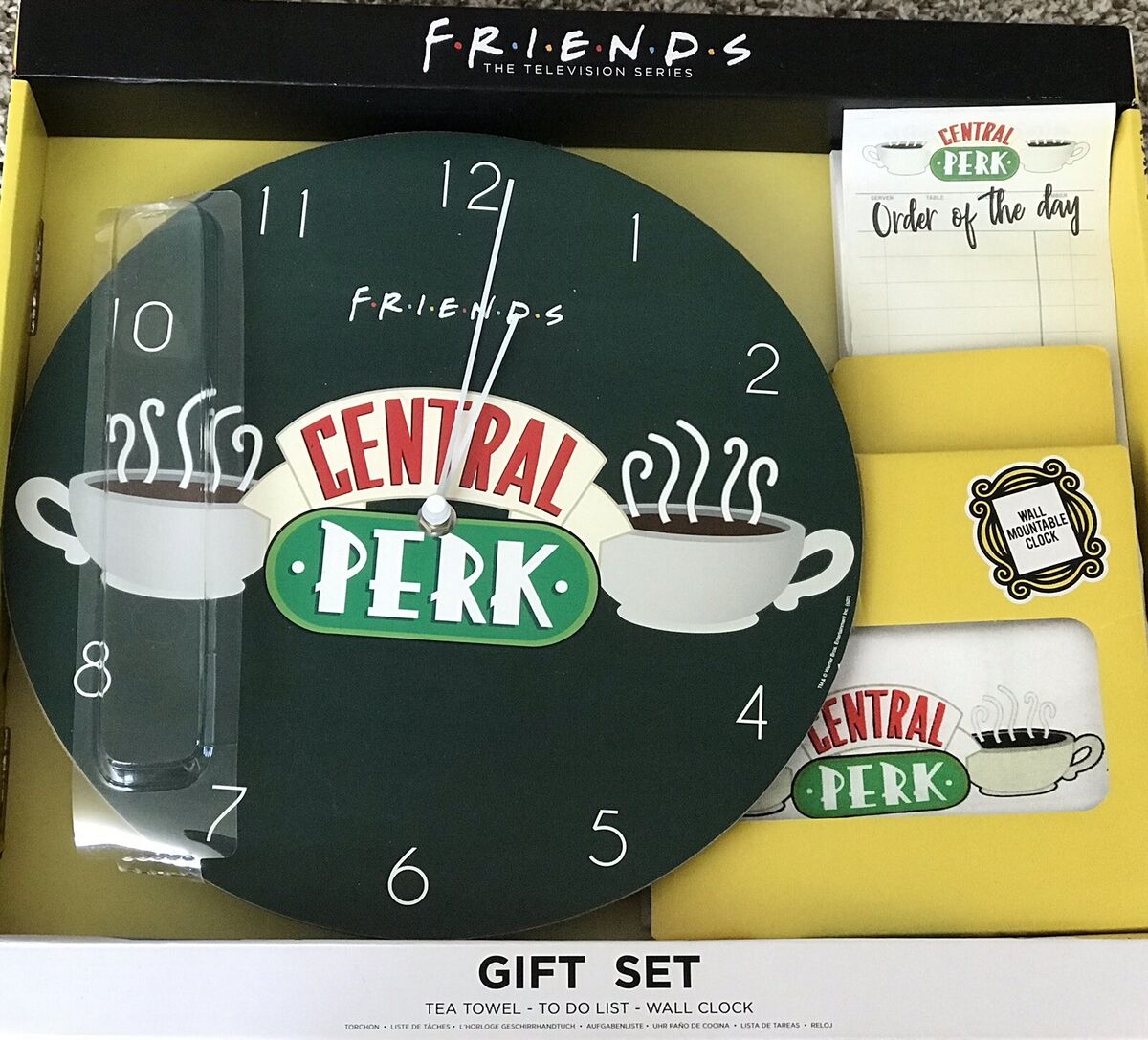 FRIENDS “Central Perk” Gift Set w/ WALL CLOCK, Tea Towel and To-Do-List  Pad, NEW