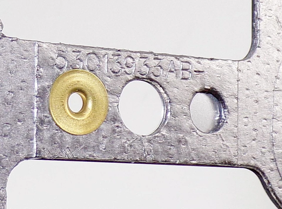 53013933AB Nueva Junta de colector de escape izquierdo Mopar OEM para Nitro Liberty 2002-12 Foto 3 de 3