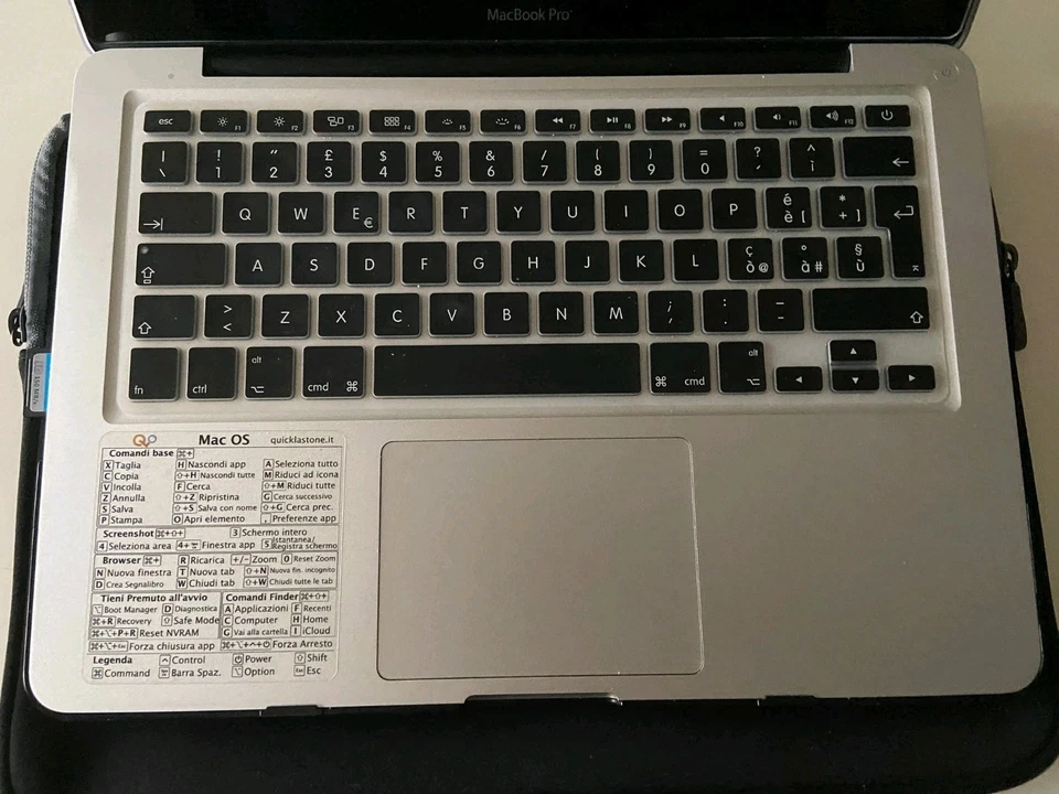 Apple MacBook Pro 13" Late 2011 Tastiera Qwerty Italiana Caricatore E Custodia - Immagine 4 di 4