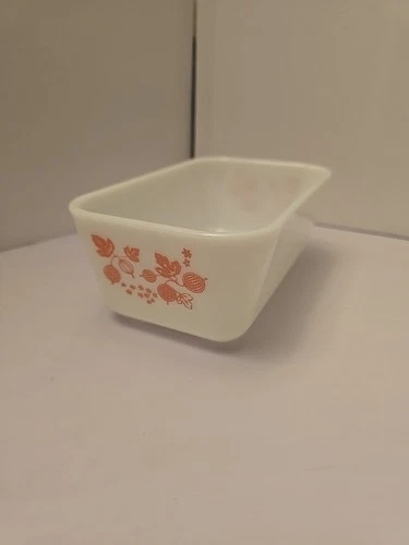 PYREX Pink Gooseberry 0502 1 1/2 PT White Refrigerator Dish No Lid