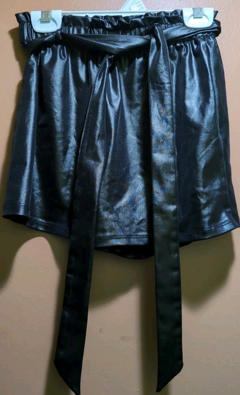 Shosho: Black Shiny, Elastic Waist, Belted, Flair Shorts, Size 7/8