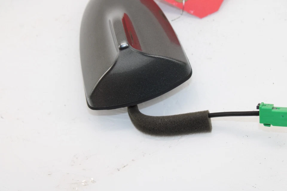 Antena de teto Infiniti Q60 (KAD) 2020-2022 OEM NH84 - Imagem 4 de 4