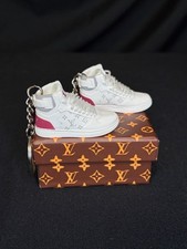 3D Sneaker Keychain w/ Mini Cardboard Shoe Box
