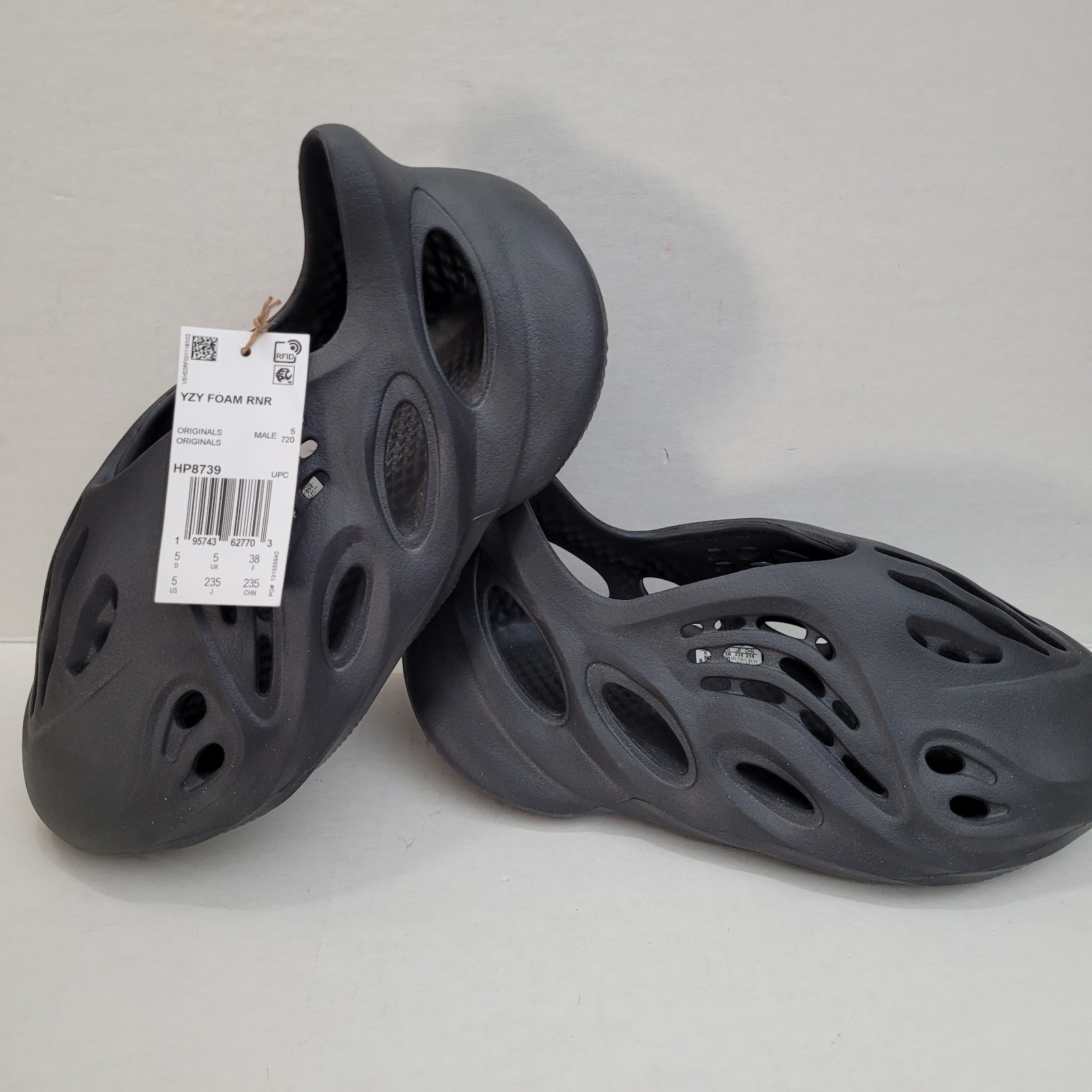 Adidas Yeezy Foam RNR Men's Sneakers Onyx Sz 5 NWT